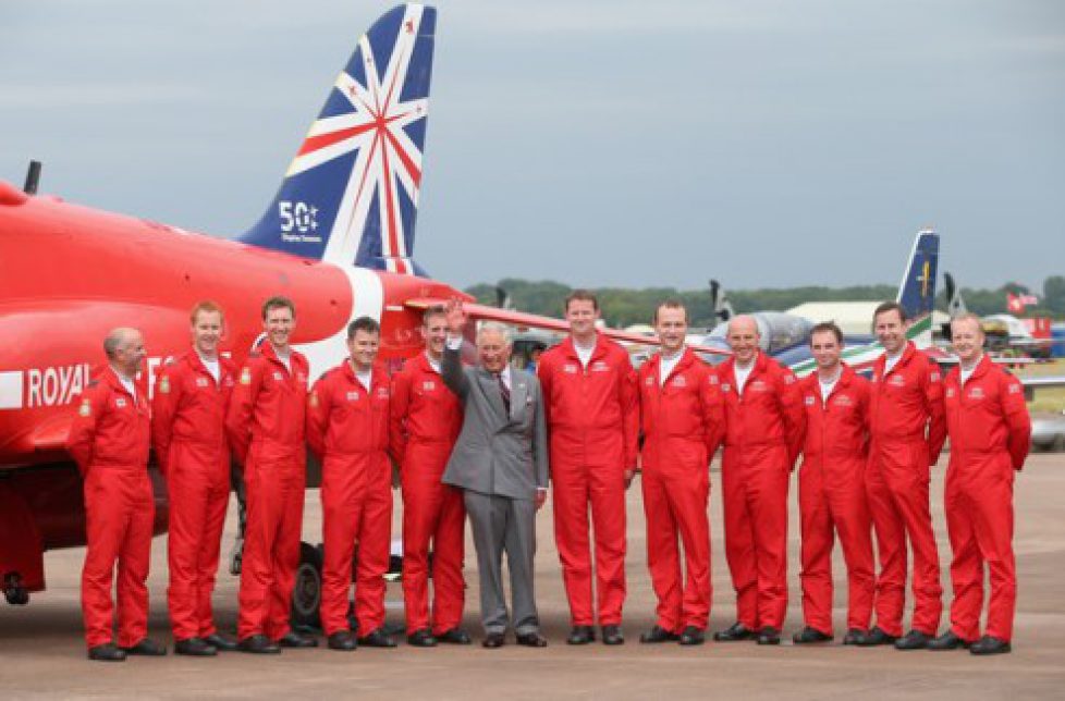 Le prince Charles et les « flèches rouges »