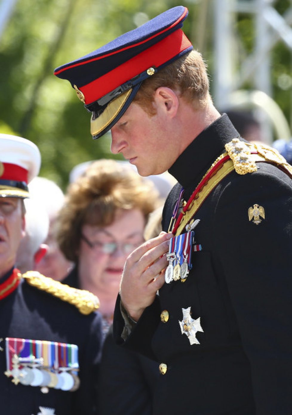 Prince+Harry+Visits+National+Memorial+Arboretum+aDuEpscn46-l