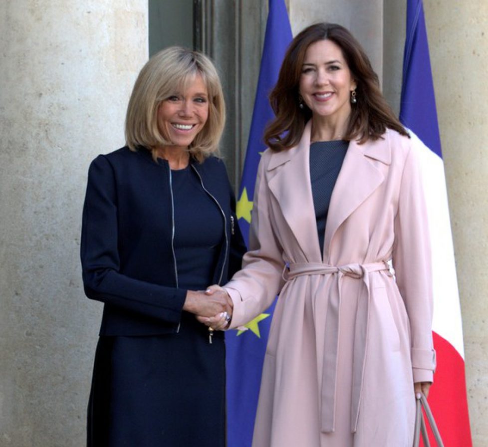 Brigitte Trogneux, wife of French President Emmanuel Macron, welcomes Crown Princess Mary of Denmark at the Elysee Palace in Paris, Kronprinsesse Mary