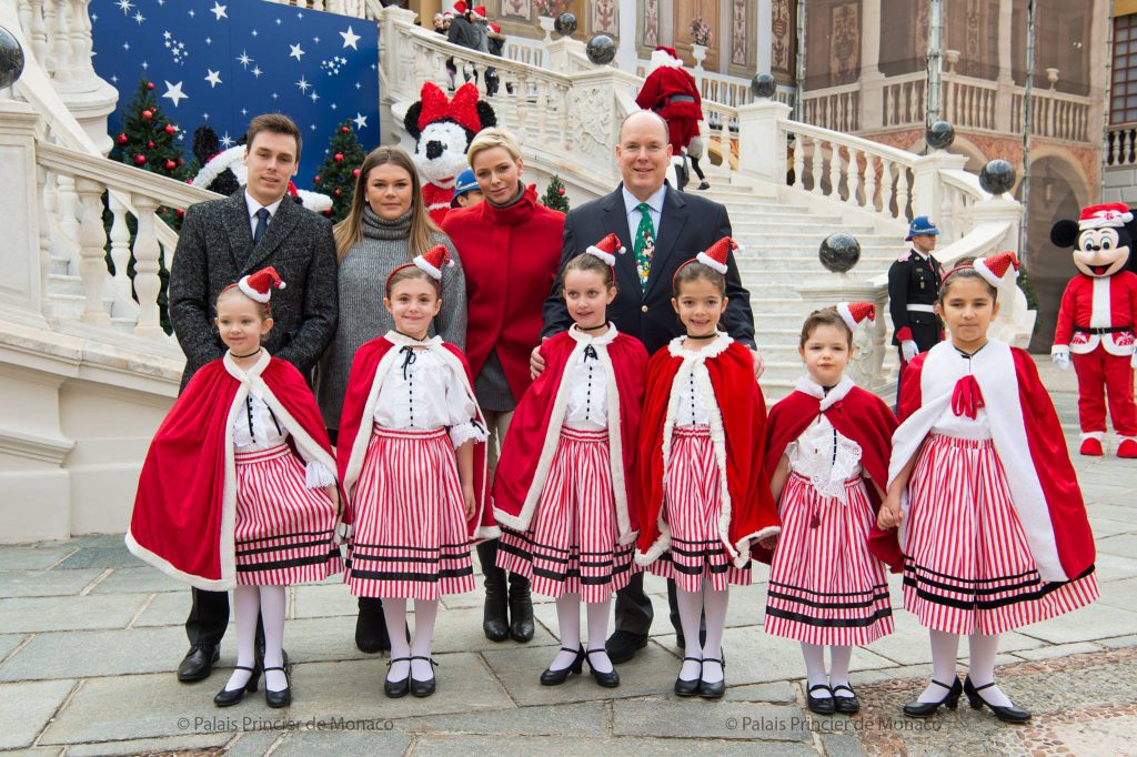 Remise De Cadeaux De No L Au Palais Princier De Monaco Noblesse