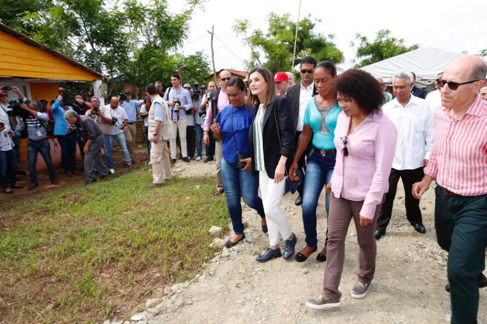 reina_viaje_cooperación_republica_dominicana_haiti_20180521_07