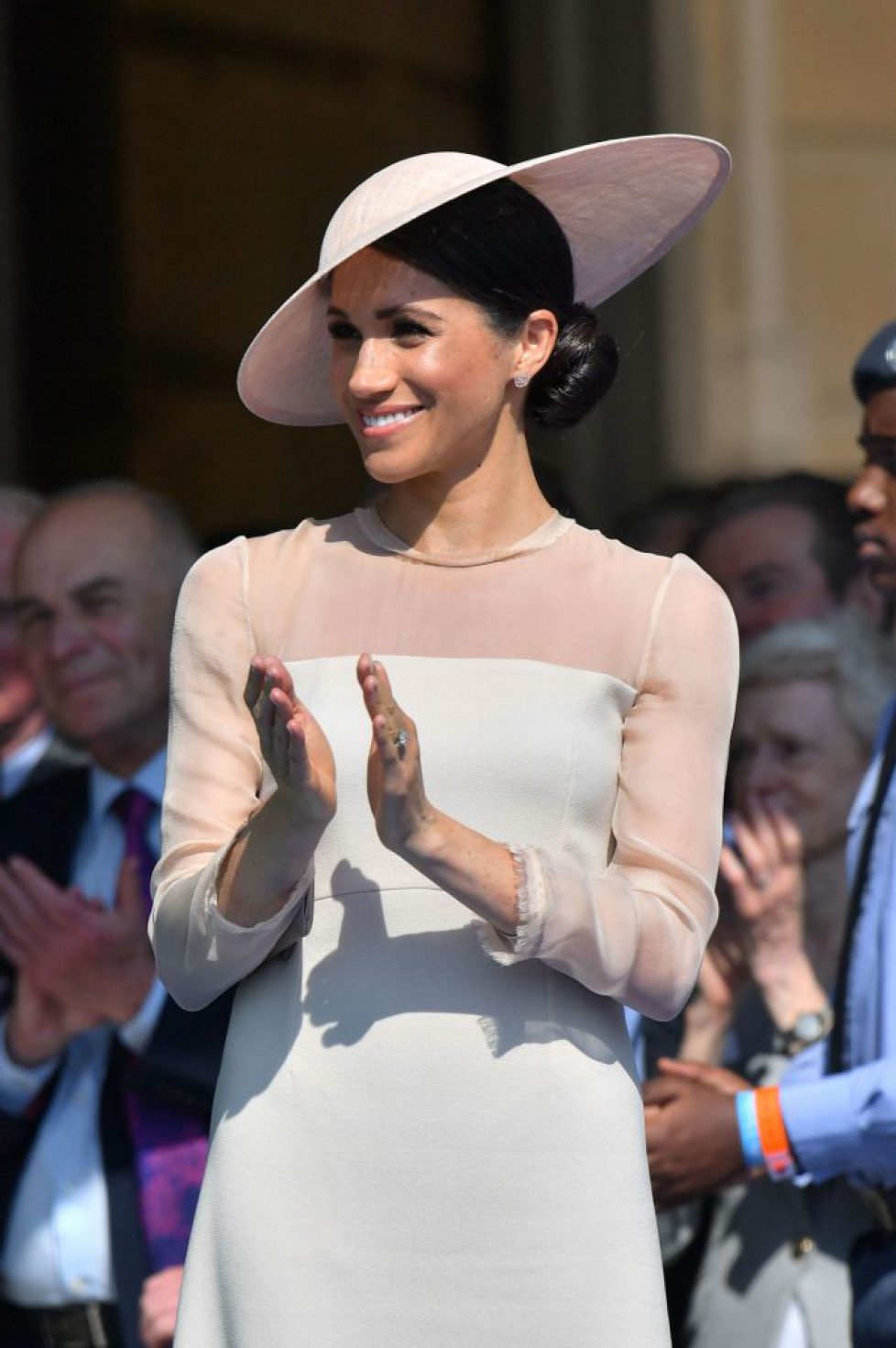 meghan-duchess-of-sussex-at-a-garden-party-at-buckingham-palace-in-london-05-22-2018-6