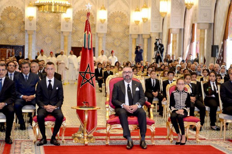 Le roi du Maroc et ses enfants à une cérémonie à Rabat Noblesse Royautés