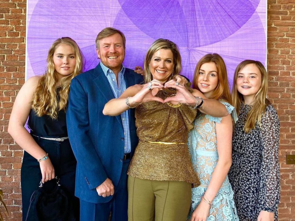 La famille royale des Pays-Bas pose pour l’Eurovision 2020 reportée