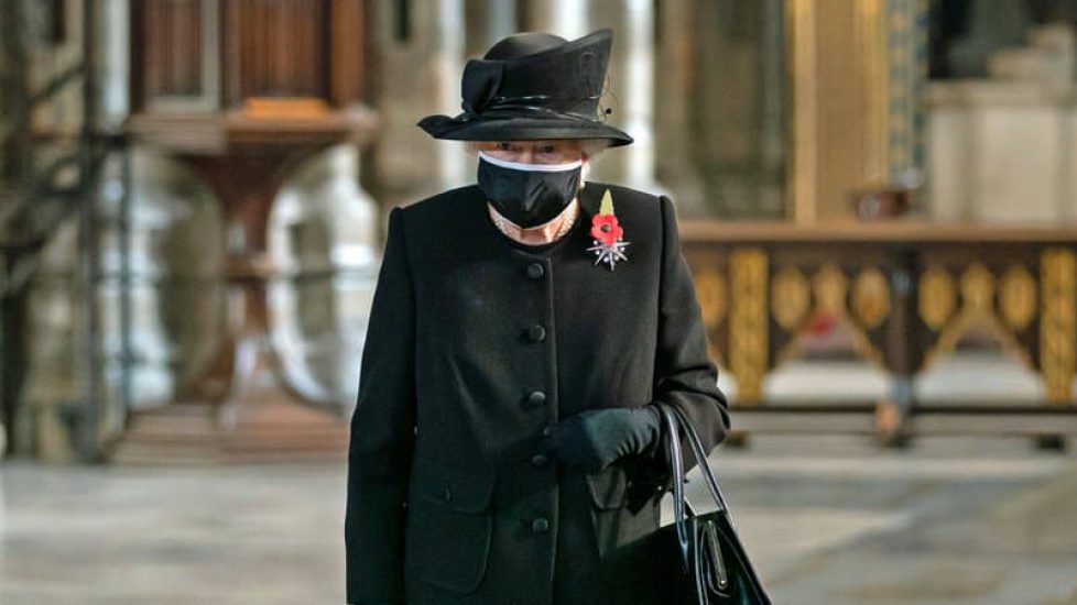 La-reine-Elizabeth-II-le-7-novembre-lors-dun-hommage-au-soldat-inconnu-a-Westminster-478159