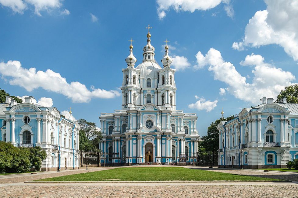 1024px-Smolny_Cathedral_SPB_02