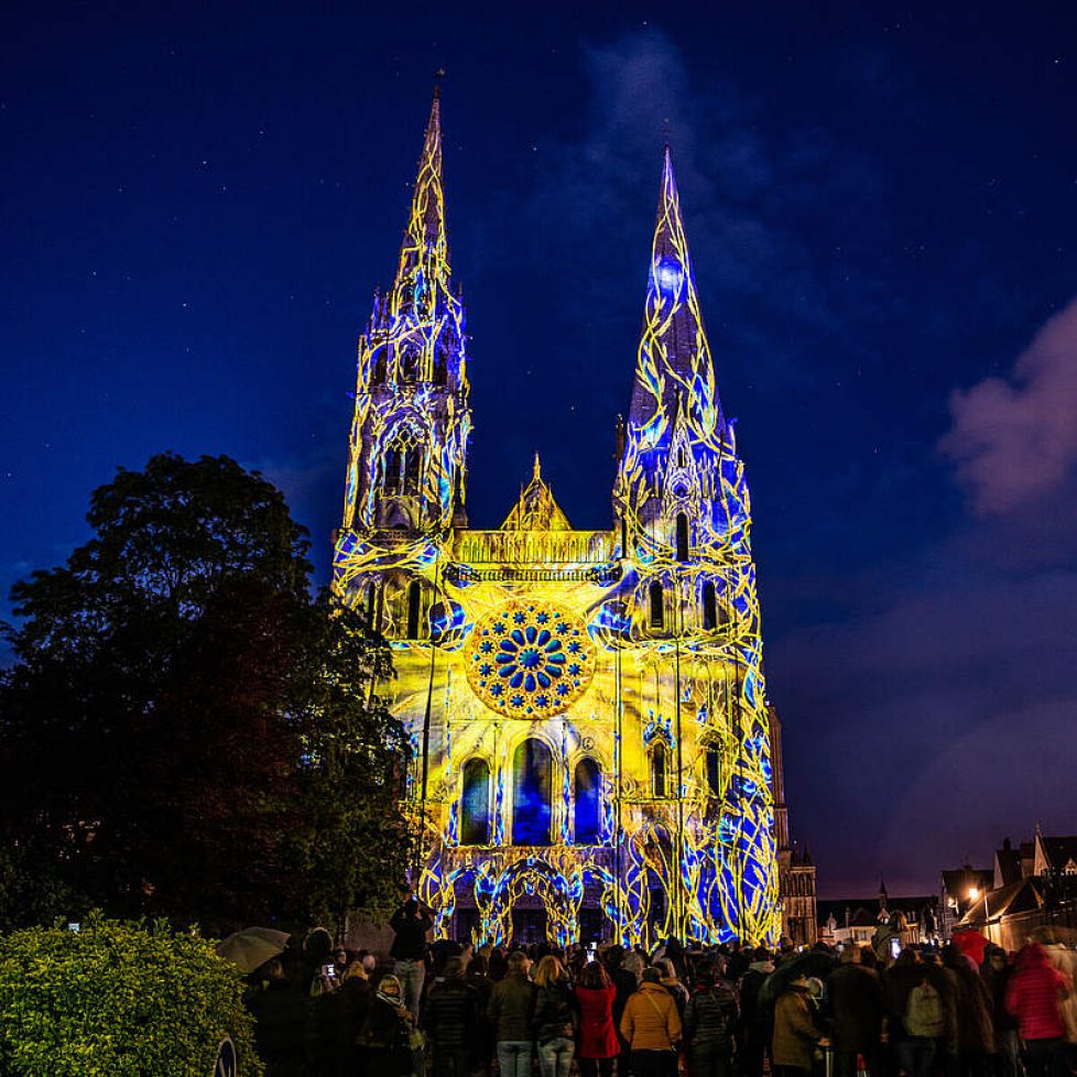 csm_chartres-en-lumieres-cathedrale-portail-royal-01_26dbfcf9c2