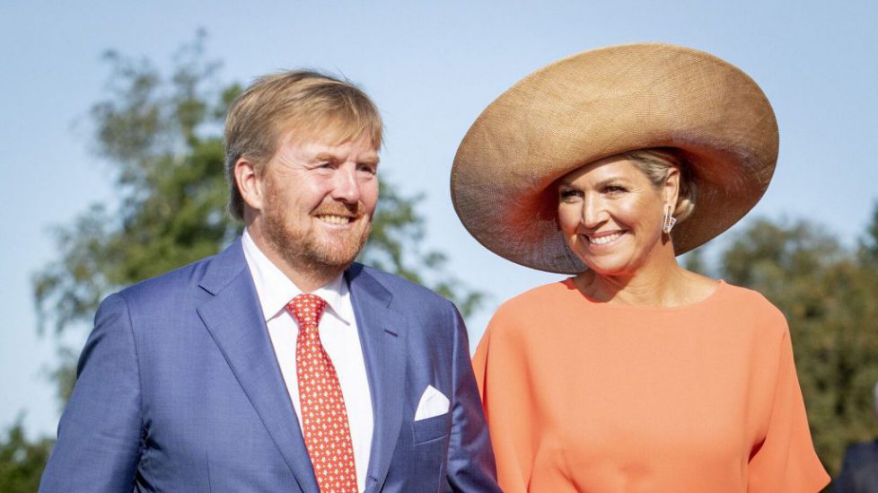 willem-alexander-maxima-des-pays-bas-presentent-leurs-excuses-apres-leurs-vacances-grece