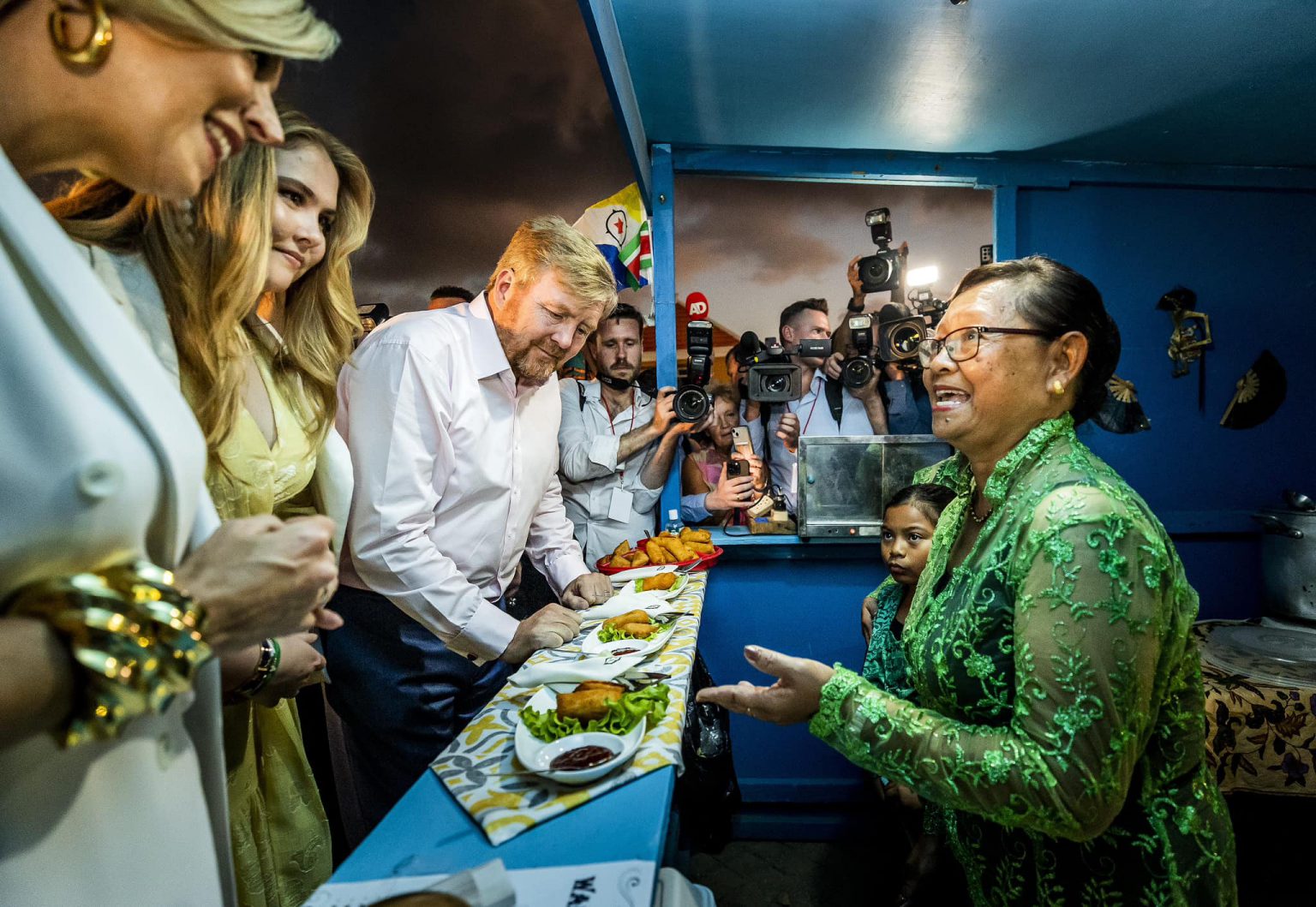 Willem Alexander Maxima Et Amalia Des Pays Bas Au March De Bonaire