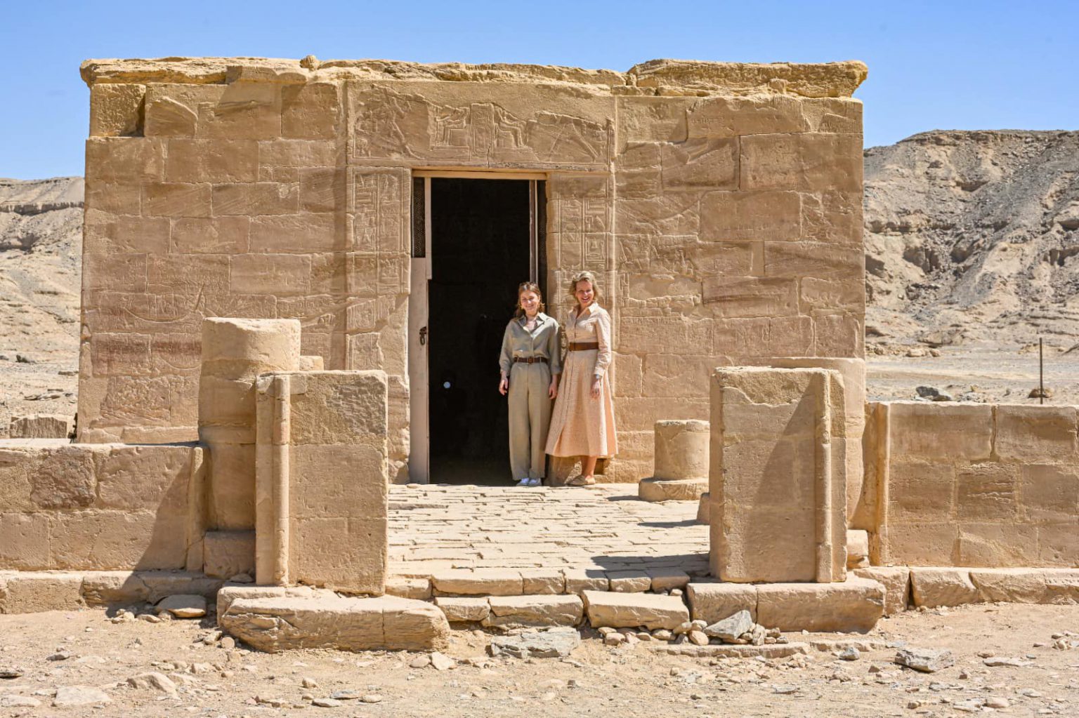 Suite De La Visite De Mathilde Et Elisabeth De Belgique En Egypte