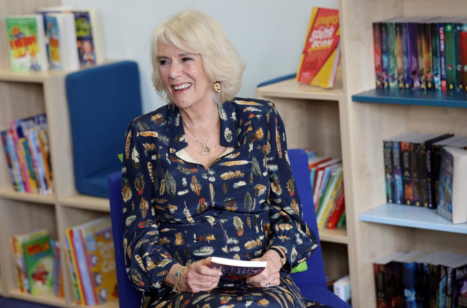 Camilla lance les bibliothèques du couronnement Noblesse Royautés