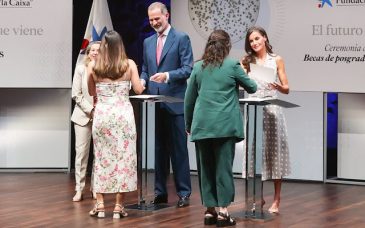 queen-letizia-in-laura-bernal-dress-3