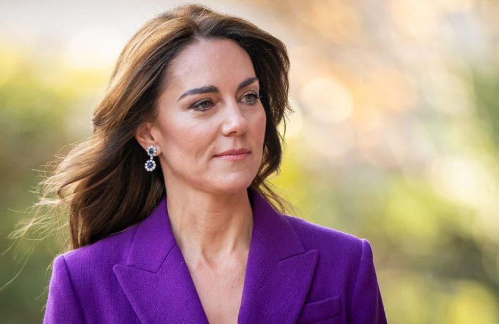 kate-middleton-in-emilia-wickstead-purple-suit-2