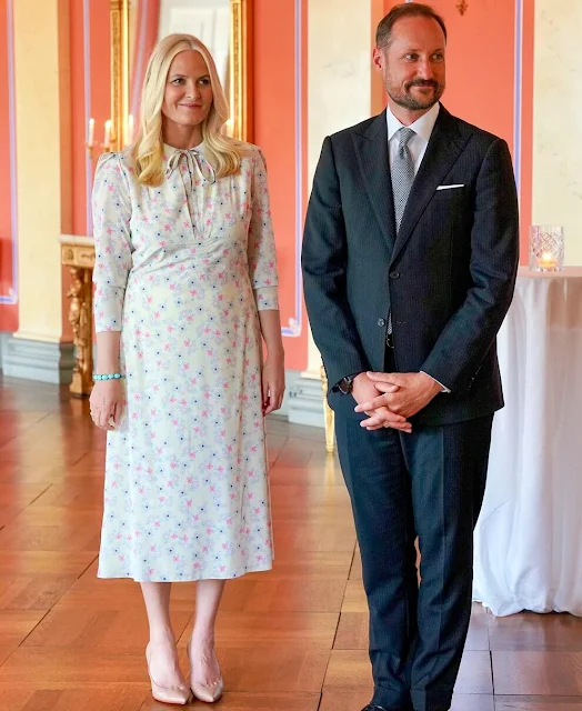 crown-princess-mette-marit-pia-tjelta-margot-dress-4