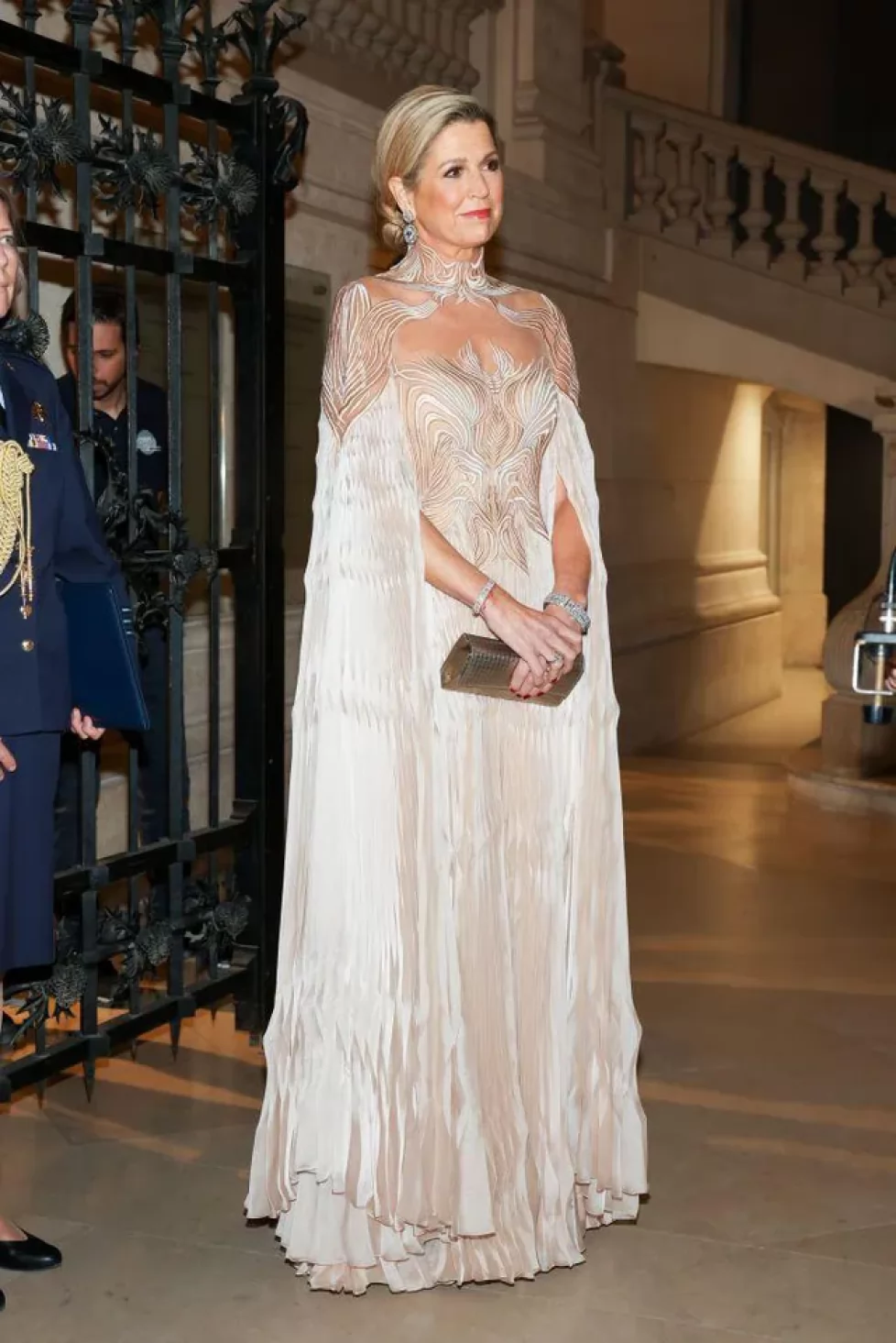 queen-maxima-wearing-iris-van-herpen-couture-v0-f5sajhhmkvcd1