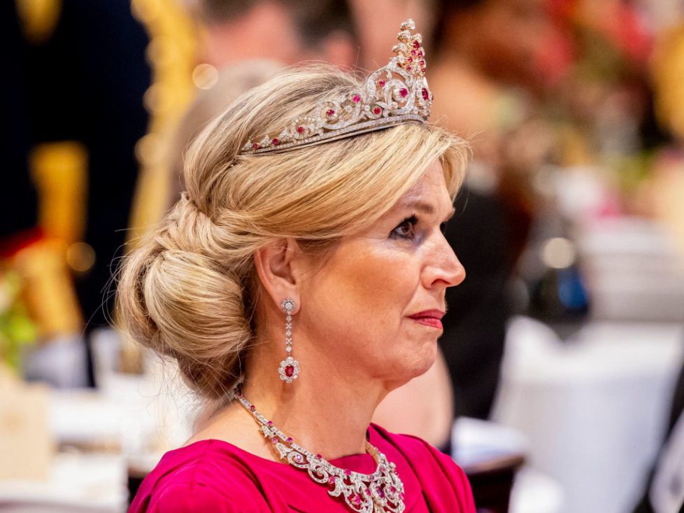 d2a5041bd29b-queen-maxima-ruby-tiara